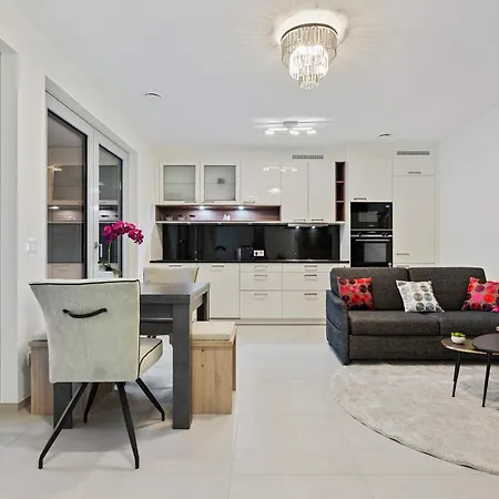 Stylish With Balcony Wifi & Free Parking Appartement *